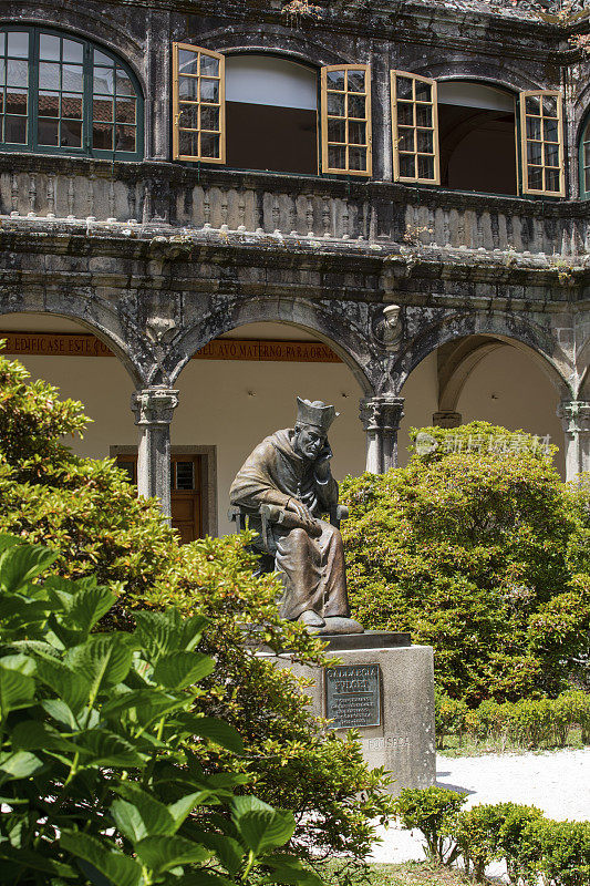 Monument Gallaecia Fvlget，圣地亚哥德孔波斯特拉大学创始人，位于参议院德尔帕拉西奥德丰塞卡